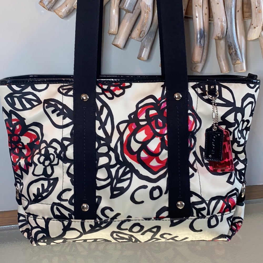 Coach Handbag/Tote 16583